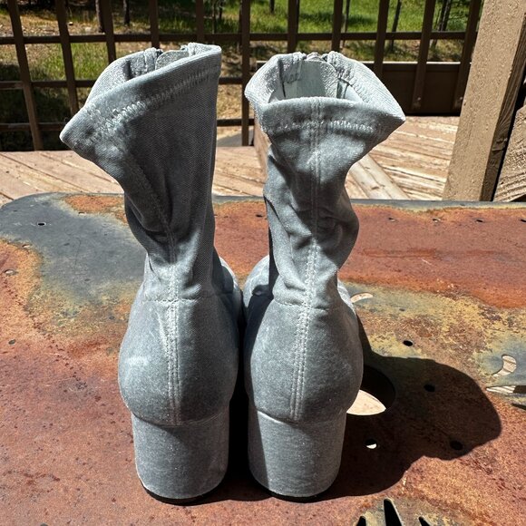 RARE EUC H&M Divided Crushed Velvet Zip-Up Ankle Boots - Picture 3 of 9